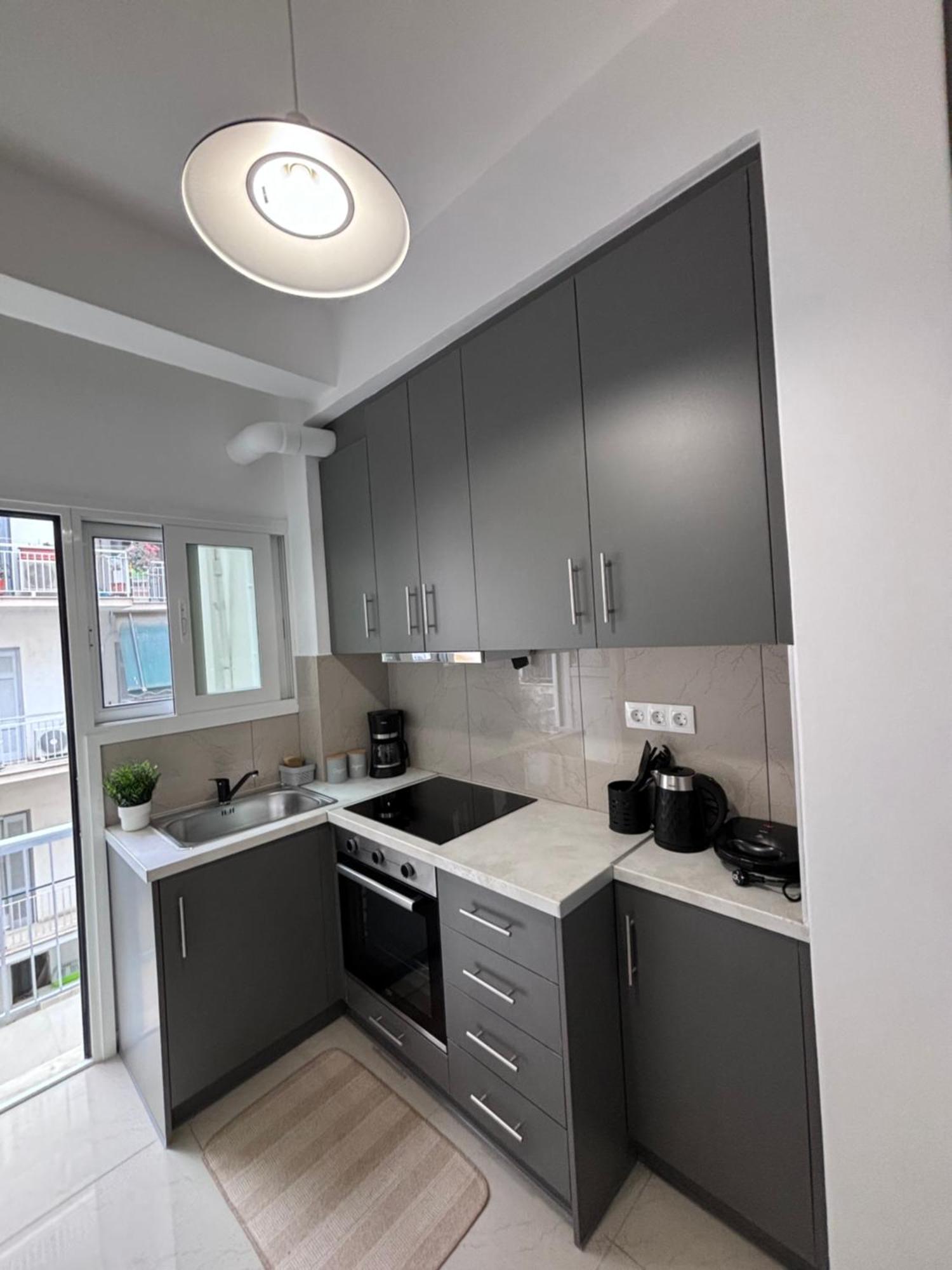 Cozy Apartment In The Heart Of Αθήνα Εξωτερικό φωτογραφία