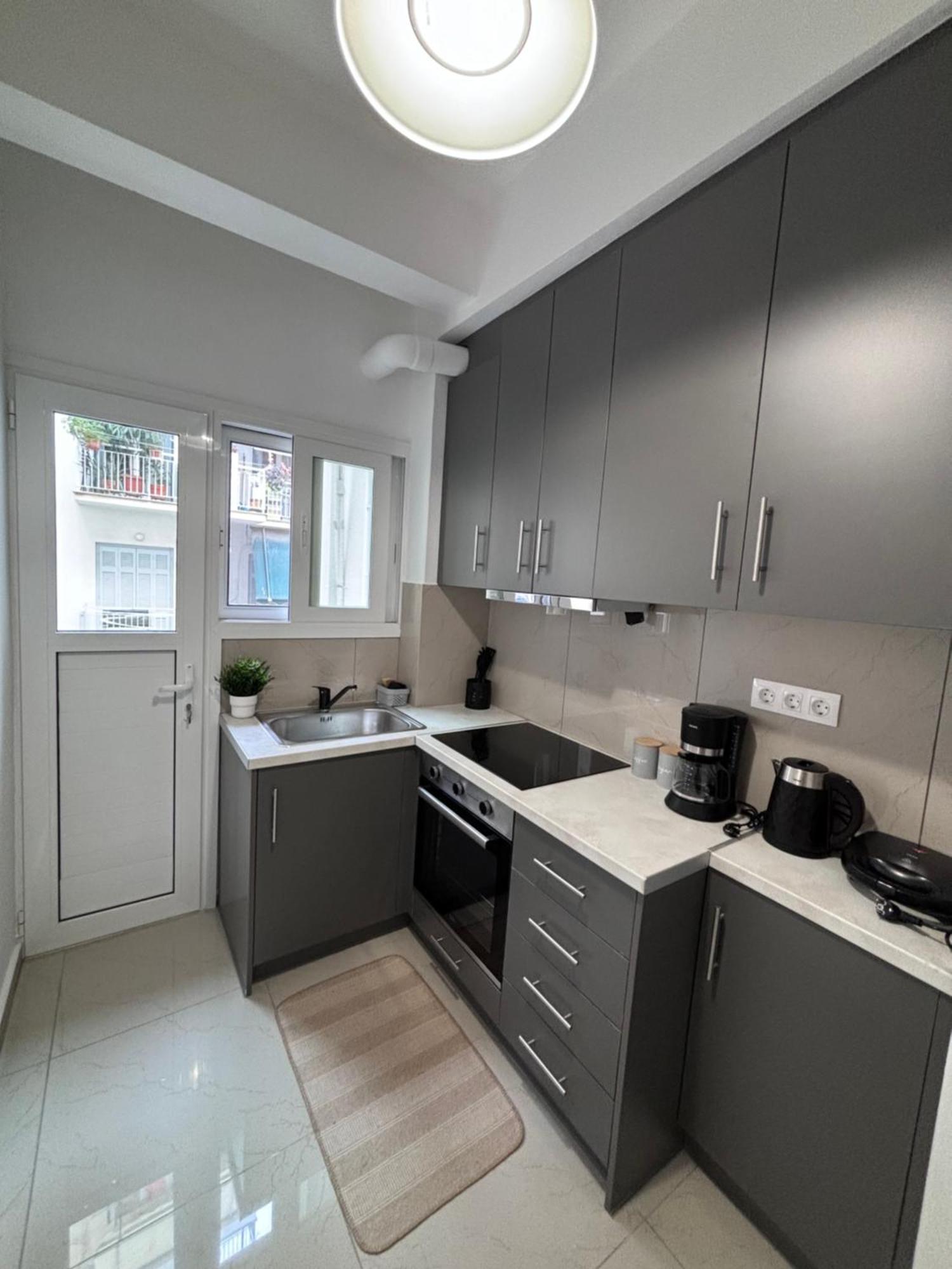 Cozy Apartment In The Heart Of Αθήνα Εξωτερικό φωτογραφία
