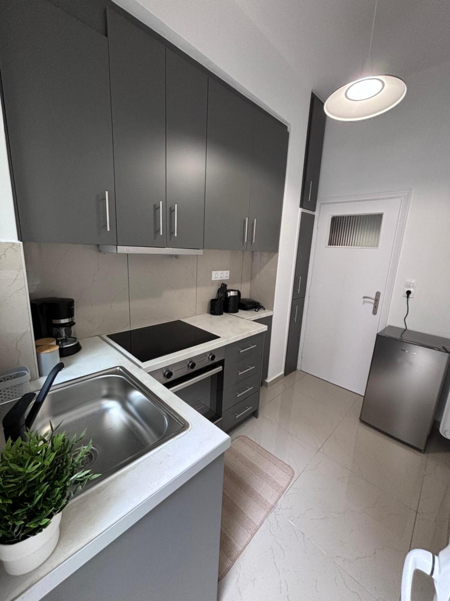 Cozy Apartment In The Heart Of Αθήνα Εξωτερικό φωτογραφία